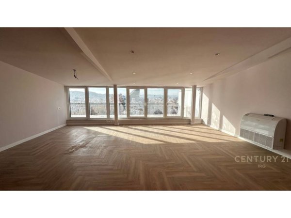 Tirane, shitet apartament duplex 2+1+Ballkon Kati 13, 215 m² (Shallvare)