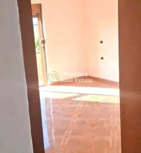 Tirane, jepet me qera apartament 2+1 Kati 2, 214 m² 300 € (Kamez)