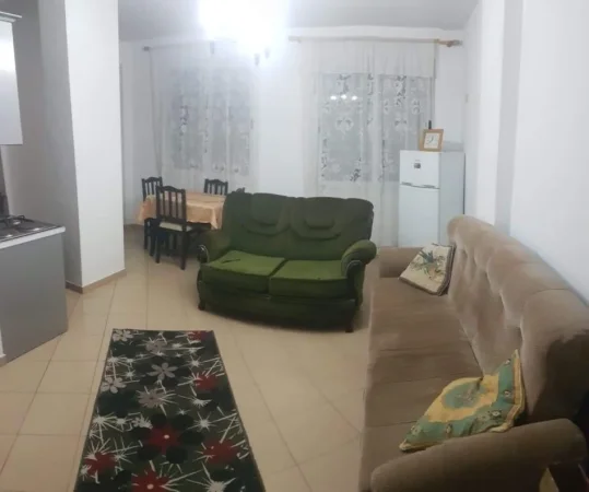 Tirane, jepet me qera apartament 1+1 Kati 6, 65 m² 400 € (Pallatet Cabej Misto Mame)