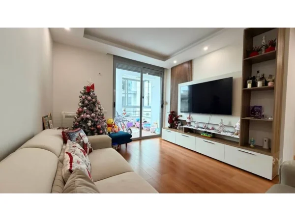 Tirane, jepet me qera apartament 2+1 Kati 5, 106 m² 800 € (Liqeni i Thate)