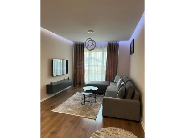 Tirane, jepet me qera apartament 2+1 Kati 5, 80 m² 800 € (Rruga e Dibres)