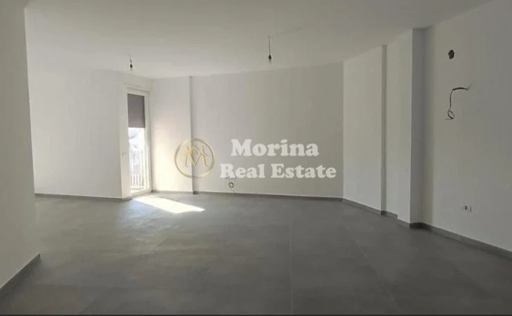 Tirane, jepet me qera ambjent biznesi Kati 5, 220 m² 2.500 € (Qender)