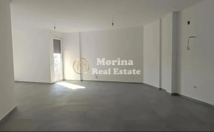 Tirane, jepet me qera ambjent biznesi Kati 5, 220 m² 2.500 € (Qender)