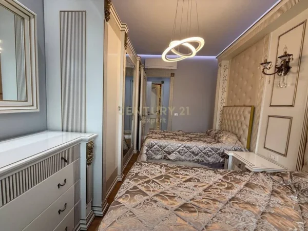 Tirane, jepet me qera apartament 3+1 Kati 7, 145 m² 1.600 € (Delijorgji)