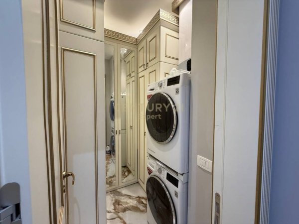 Tirane, jepet me qera apartament 3+1 Kati 7, 145 m² 1.600 € (Delijorgji)