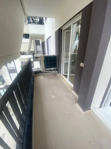 Tirane, jepet me qera apartament 1+1+Ballkon Kati 3, 65 m² 550 € (5 Maji)