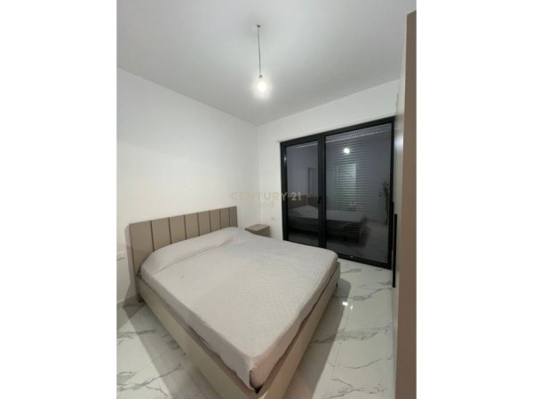 Tirane, jepet me qera apartament 2+1 Kati 2, 105 m² 700 € (Bulevardi i Ri)