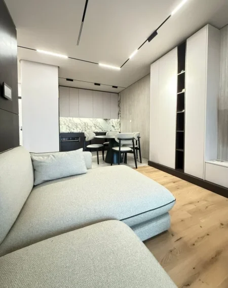 Tirane, jepet me qera apartament 1+1 Kati 13, 70 m² 1.200 € (Rruga Mine Peza)