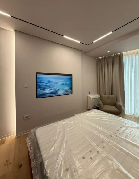 Tirane, jepet me qera apartament 1+1 Kati 13, 70 m² 1.200 € (Rruga Mine Peza)