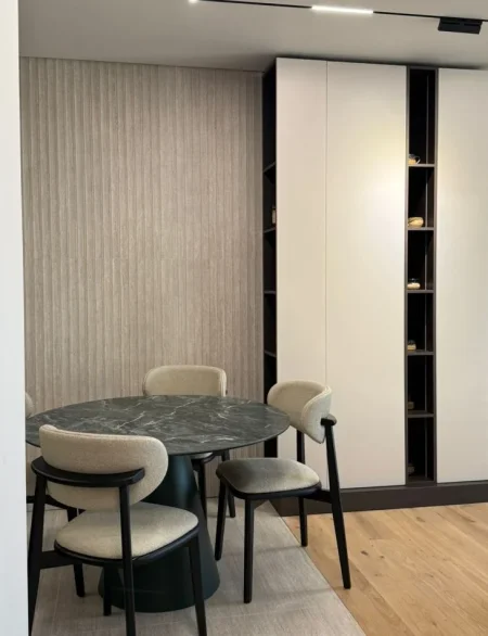 Tirane, jepet me qera apartament 1+1 Kati 13, 70 m² 1.200 € (Rruga Mine Peza)