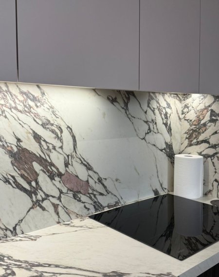 Tirane, jepet me qera apartament 1+1 Kati 13, 70 m² 1.200 € (Rruga Mine Peza)