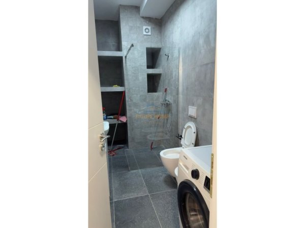 Tirane, jepet me qera apartament 1+1 Kati 4, 68 m² 850 € 