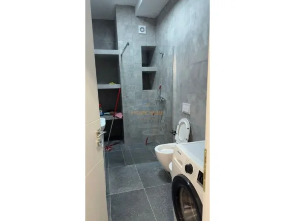 Tirane, jepet me qera apartament 1+1 Kati 4, 68 m² 850 € 
