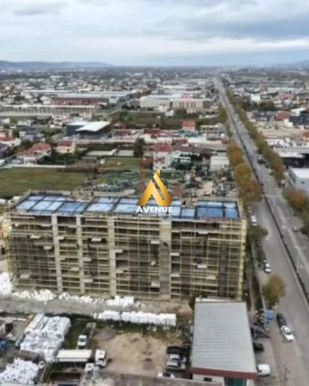 Tirane, shitet apartament 2+1+Ballkon Kati 5, 108 m² 75.500 € (Bulevardi Blu Kamez)