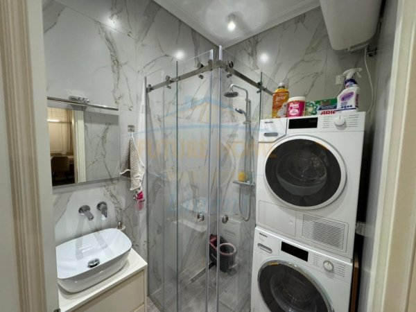 Tirane, jepet me qera apartament 3+1+Parkim Kati 4, 127 m² 1.500 € (ZOGU I ZI)