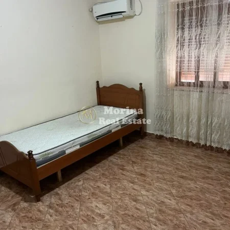 Tirane, jepet me qera apartament 3+1 Kati 2, 95 m² 500 € (Shkolla e Bashkuar, Komisariati nr 4)