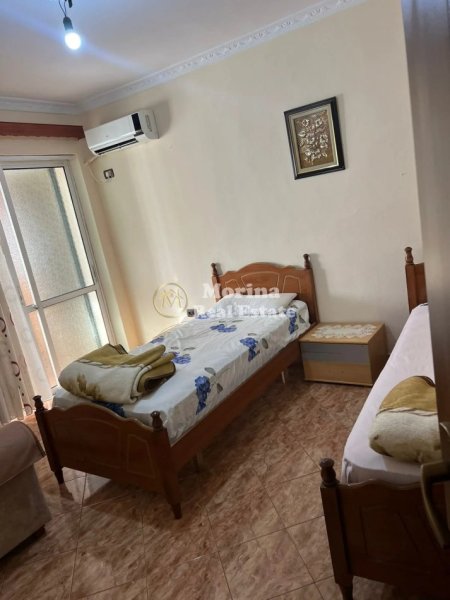 Tirane, jepet me qera apartament 3+1 Kati 2, 95 m² 500 € (Shkolla e Bashkuar, Komisariati nr 4)