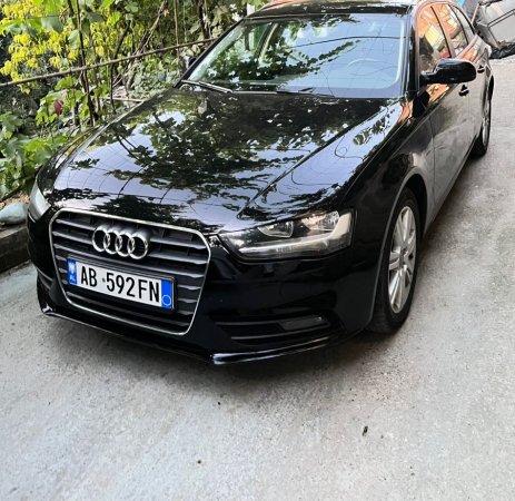 Tirane, shes makine Audi A4 Avant 2.0 tdi Viti 2012 Nafte, e zeze automatik Klima 227.000 km 6.300 €