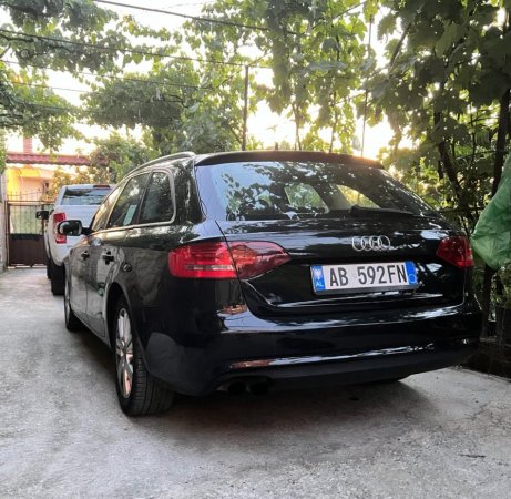 Tirane, shes makine Audi A4 Avant 2.0 tdi Viti 2012 Nafte, e zeze automatik Klima 227.000 km 6.300 €