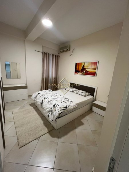 Tirane, jepet me qera apartament 1+1 , 61 m² 400 € 