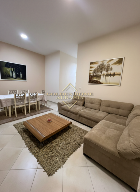 Tirane, jepet me qera apartament 1+1 , 61 m² 400 € 