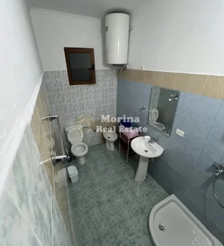 Tirane, jepet me qera shtepi 1+1 Kati 2, 50 m² 300 € (Laprake)