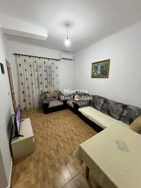 Tirane, jepet me qera shtepi 1+1 Kati 2, 50 m² 300 € (Laprake)