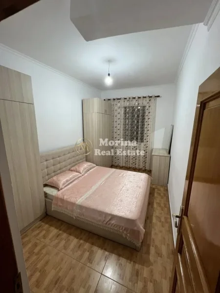 Tirane, jepet me qera shtepi 1+1 Kati 2, 50 m² 300 € (Laprake)