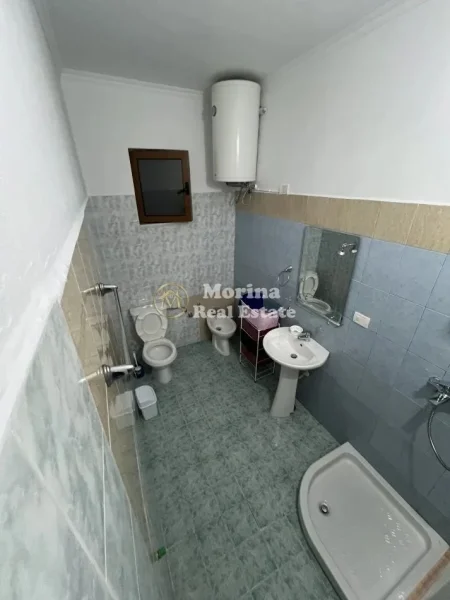 Tirane, jepet me qera shtepi 1+1 Kati 2, 50 m² 300 € (Laprake)