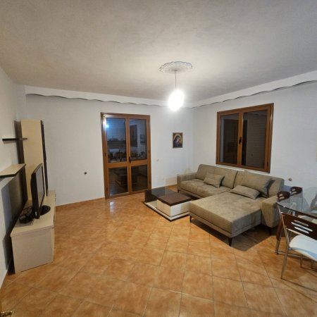 Tirane, jepet me qera apartament 2+1+Ballkon Kati 1, 100 m² 500 € (KODRA E DIELLIT)