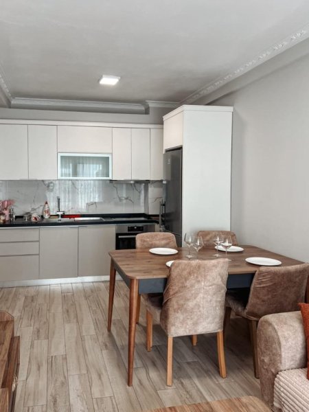 Tirane, jepet me qera apartament 1+1+Ballkon Kati 6, 70 m² 590 € (Rruga 5 Maj, prane Concord Center)