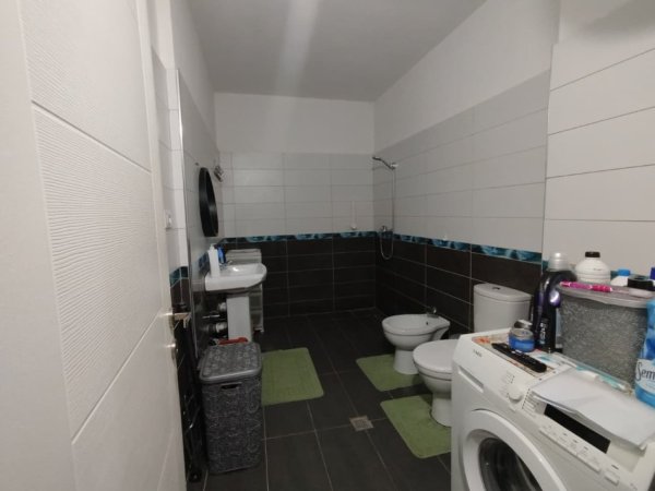 Tirane, shes apartament 1+1 Kati 9, 95 m² 120.000 € (KAMEZ)