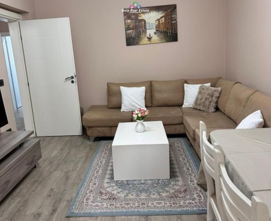 Tirane, jepet me qera apartament 2+1+Ballkon Kati 2, 75 m² 700 € (Prane Keshit)