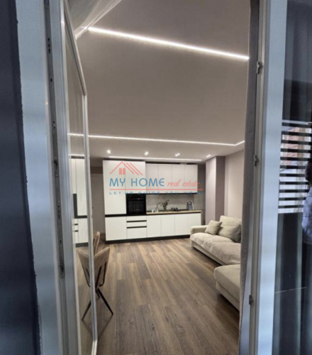 Tirane, jepet me qera apartament 1+1+Ballkon Kati 1, 60 m² 700 € (Rruga Haxhi Hysen Dalliu)