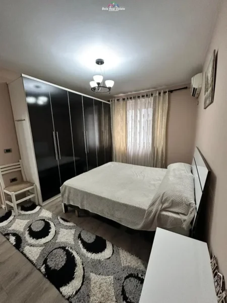 Tirane, jepet me qera apartament 2+1 Kati 2, 75 m² 700 € (Vasil Shanto, prane KESH)