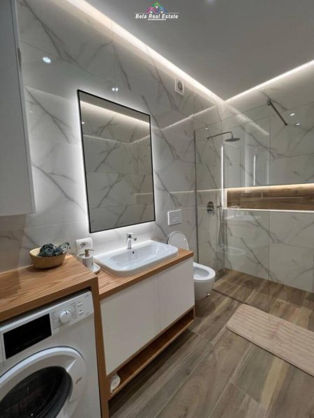 Tirane, jepet me qera apartament 1+1 Kati 8, 60 m² 620 € (Rruga Siri Kodra)