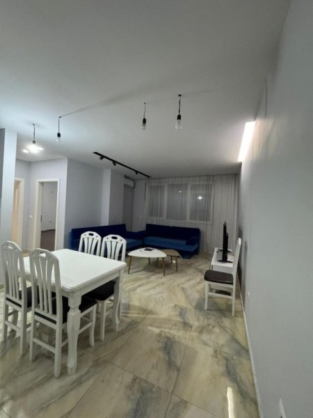 Tirane, jepet me qera apartament 2+1+Ballkon Kati 8, 95 m² 500 € 