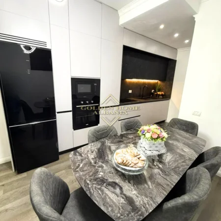 Tirane, shitet apartament 2+1 , 97 m² 203.000 € 