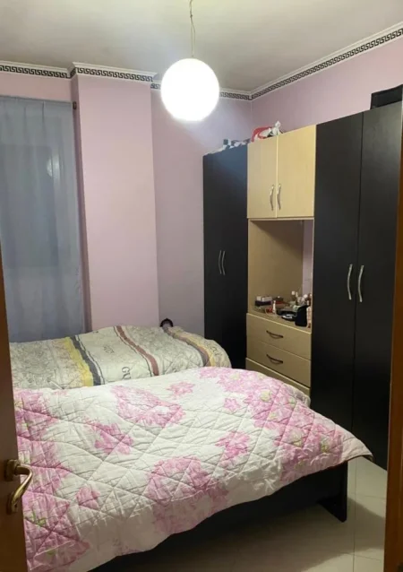 Tirane, jepet me qera apartament 2+1+Ballkon Kati 4, 100 m² 600 €