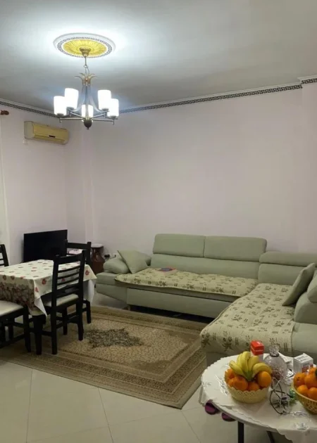 Tirane, jepet me qera apartament 2+1+Ballkon Kati 4, 100 m² 600 €
