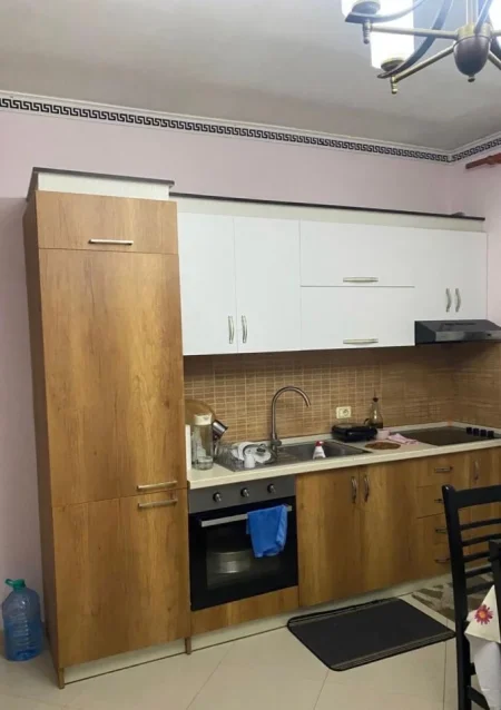 Tirane, jepet me qera apartament 2+1+Ballkon Kati 4, 100 m² 600 €
