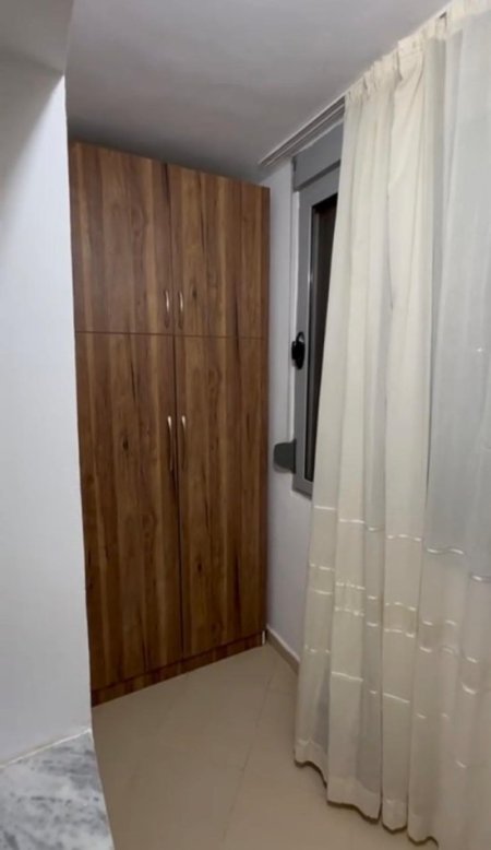 Tirane, jepet me qera apartament 2+1 Kati 2, 95 m² 550 € 