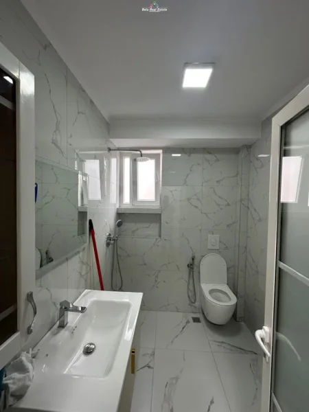Tirane, jepet me qera apartament 2+1 Kati 5, 74 m² 620 € (Fon Bosko, prane Bar Artisti)