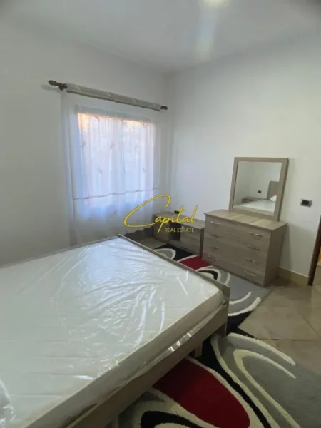 Tirane, jepet me qera apartament 1+1 Kati 1, 55 m² 350 € (SELITE)