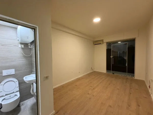 Tirane, jepet me qera ambjent biznesi Kati 0, 20 m² 550 € 