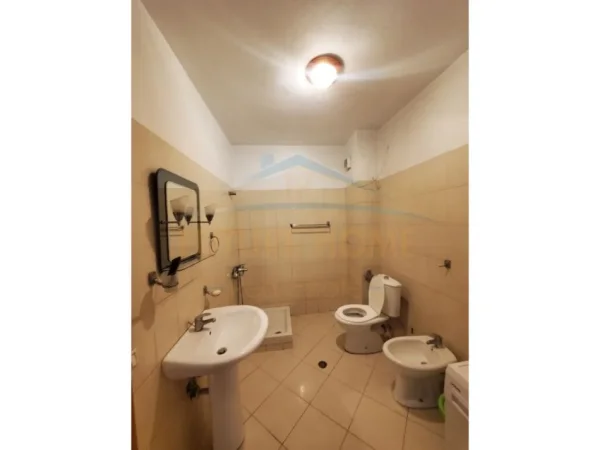 Tirane, jepet me qera apartament 2+1 Kati 2, 70 m² 600 € (Don Bosko)