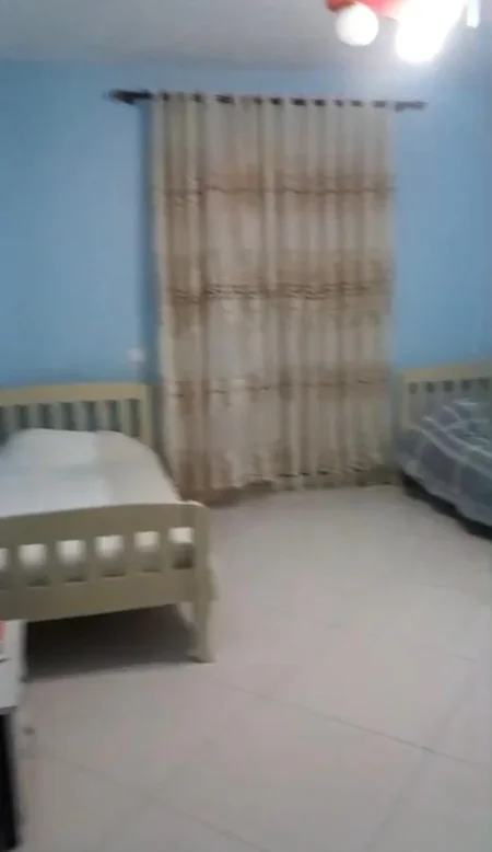 Tirane, jepet me qera apartament 2+1+Ballkon Kati 4, 120 m² 500 € 