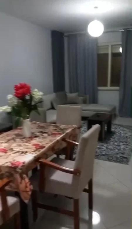 Tirane, jepet me qera apartament 2+1+Ballkon Kati 4, 120 m² 500 € 