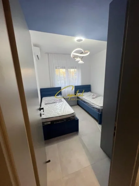 Tirane, jepet me qera apartament 2+1 Kati 3, 70 m² 650 € (PAZARI I RI)