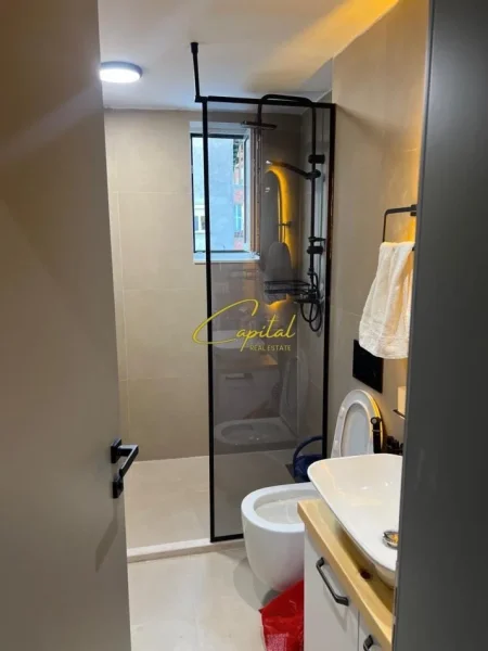 Tirane, jepet me qera apartament 2+1 Kati 3, 70 m² 650 € (PAZARI I RI)